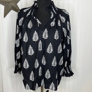 Mod's Mahal Black and White Blouse Size Medium/Large